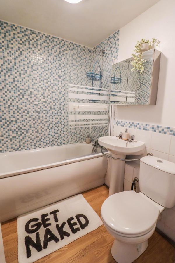 Spacious 1 Bed Flat-Free Parking Hillingdon Ngoại thất bức ảnh